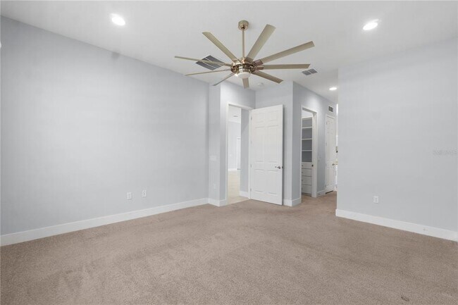 Building Photo - 2320 Symphony Cir