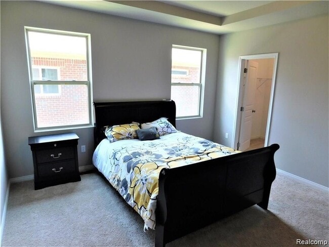 Building Photo - 20955 Oak Ridge Dr