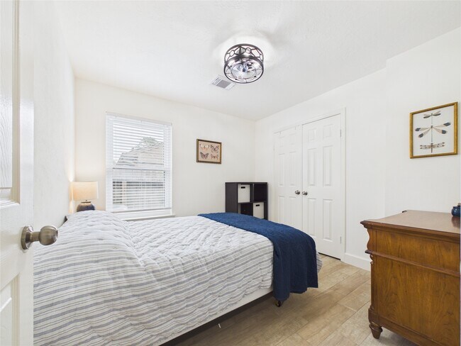 Building Photo - 1210 Berkeley Lake Ln