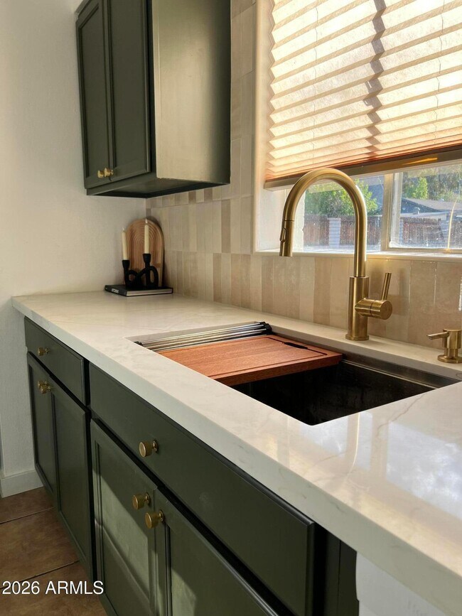 Building Photo - 11607 N 21st Ave