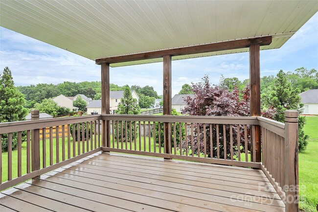 Building Photo - 2916 Dairy Farm Dr