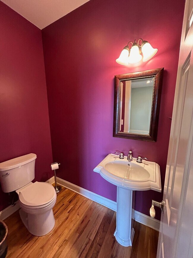 Building Photo - Central AVL - Custom Built, Made for Enter...