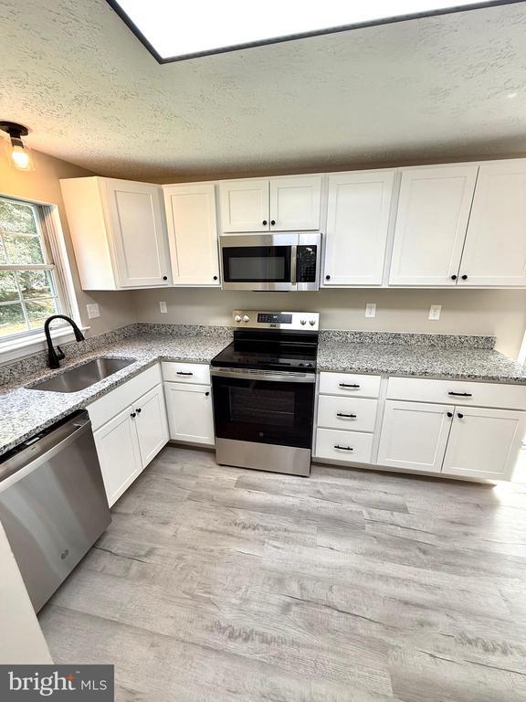 Building Photo - 4850 Magpie Ln