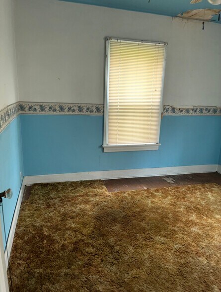 Building Photo - 505 Chaudet Ave