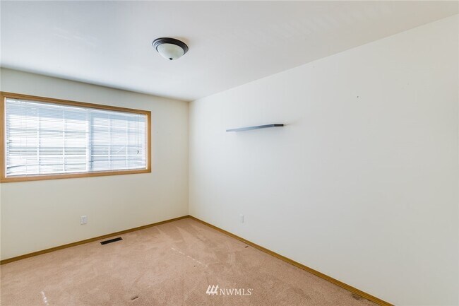 3rd bedroom - 10205 7th Pl SE