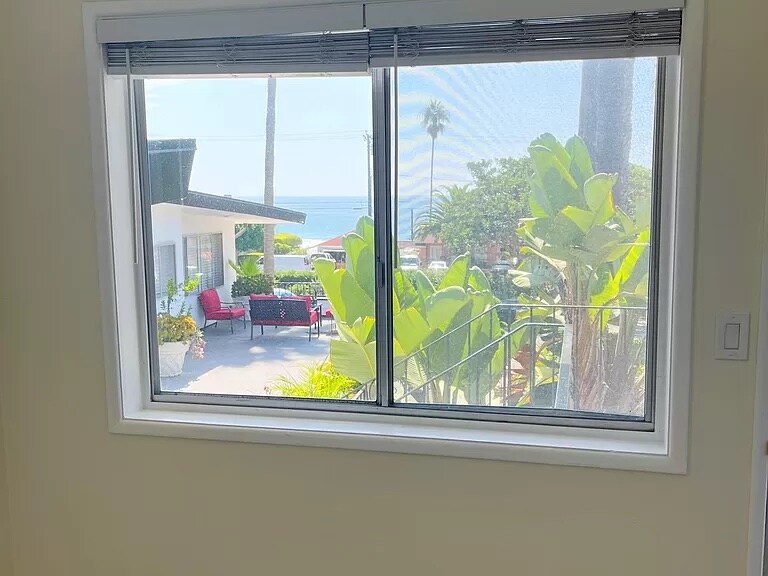 Building Photo - 250 Cliff Dr