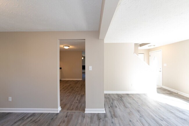 Building Photo - 4 bed 2.5 bath 2 story home with full deck located in Decatur Township