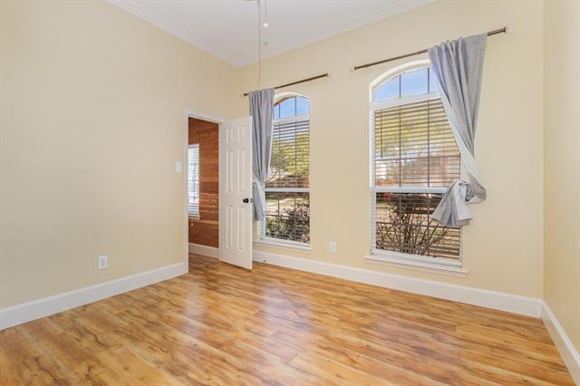 Building Photo - 3925 Oakmont Dr