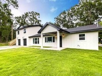Building Photo - 10047 Noriega Dr