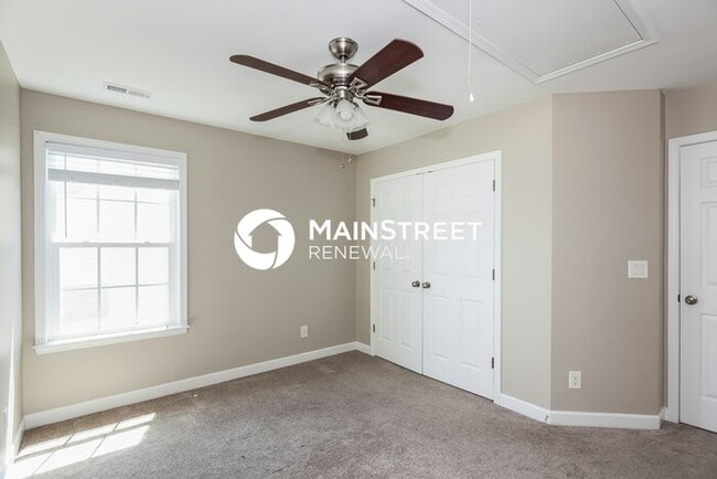 Building Photo - 5 Bedroom Pet-Friendly Home in Charlotte, ...