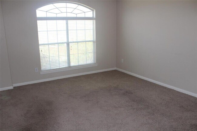 Building Photo - 8307 Cove Timbers Ln