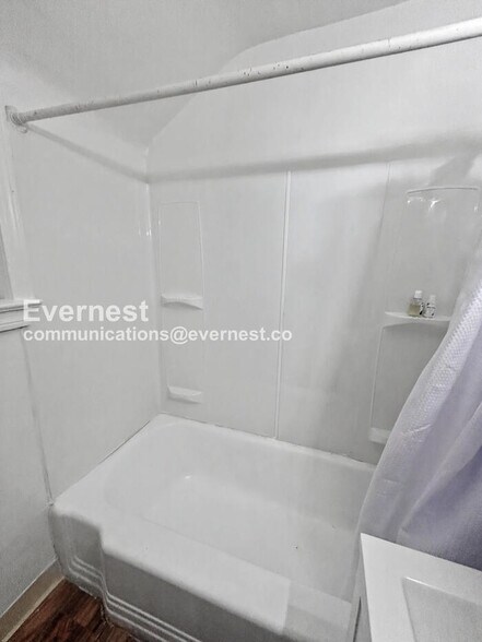 Building Photo - 3880 W 37th St