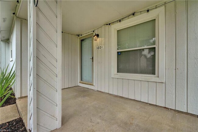 Building Photo - 1801 Colleen Ct