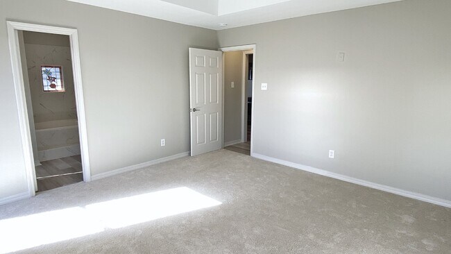 Building Photo - 206 Stonecliff Dr