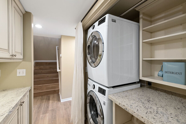 washer dryer included - 8 Grenada Ct