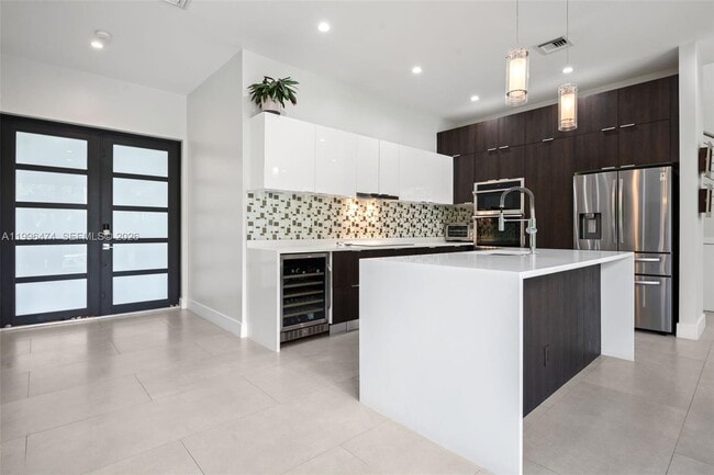 Building Photo - 5735 SW 35th St