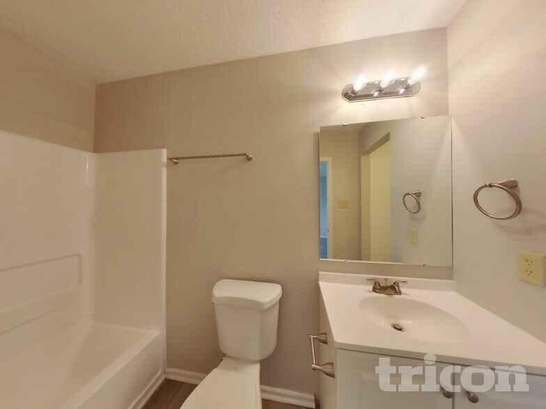 Building Photo - 3146 Brandenburg Dr