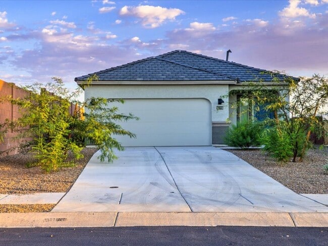 Building Photo - 3 Bedroom, 2 Bathroom