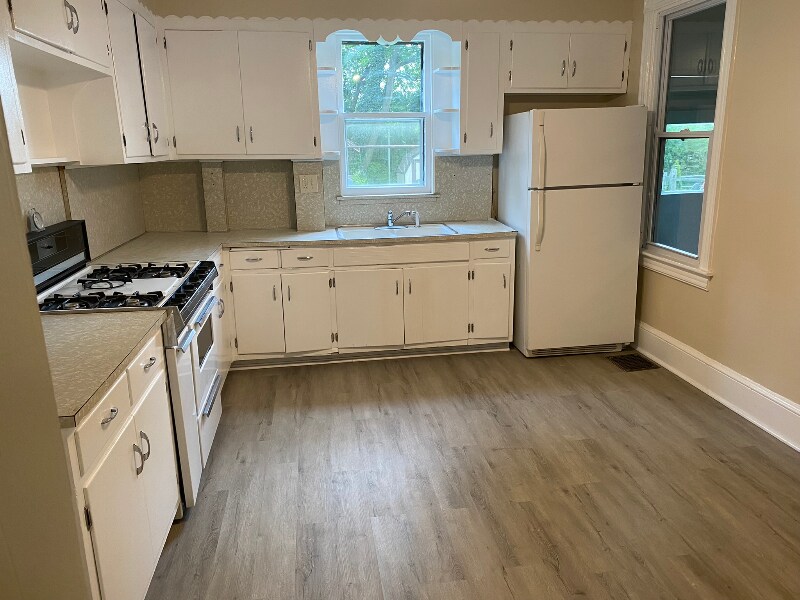 Building Photo - 307 N 5th Ave