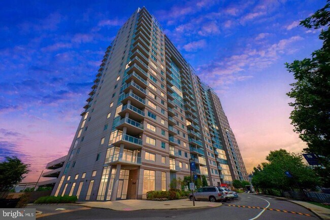 Building Photo - 901 N Penn St