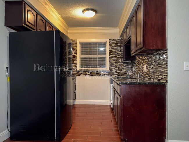 Building Photo - 1400 Eudora Rd