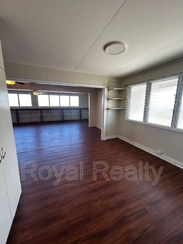 Building Photo - 1380 Uila St