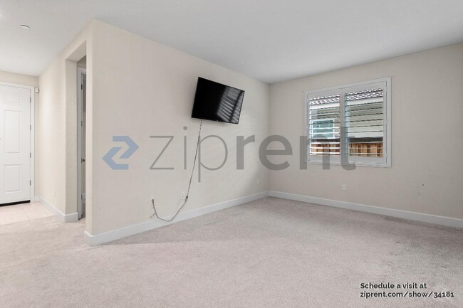 Building Photo - 748 Razorbill St