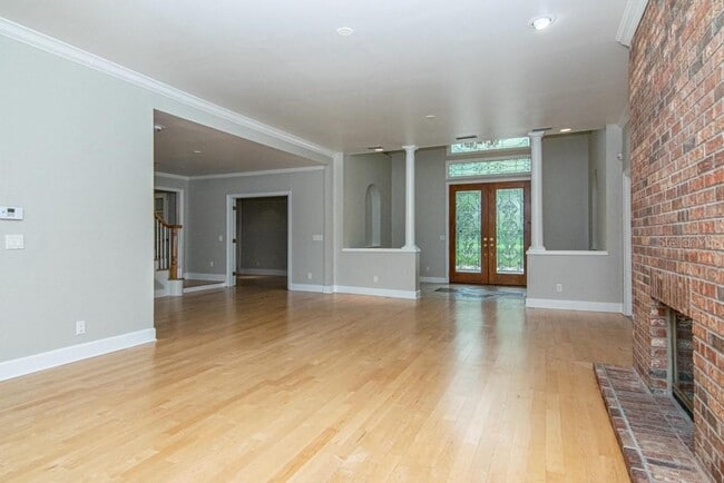 Building Photo - 16405 Avila Blvd