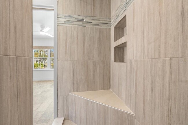 Building Photo - 4543 Carson St NE