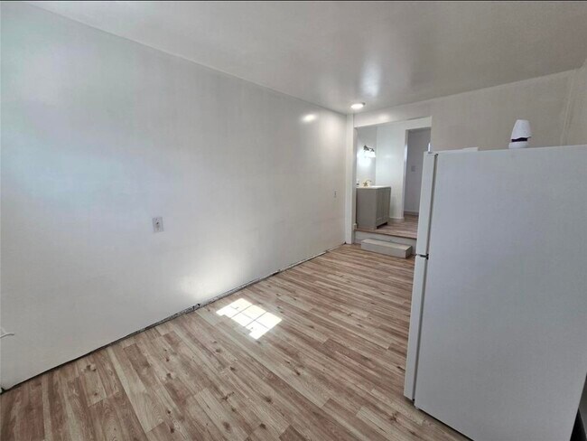 Building Photo - 3125 Illinois St