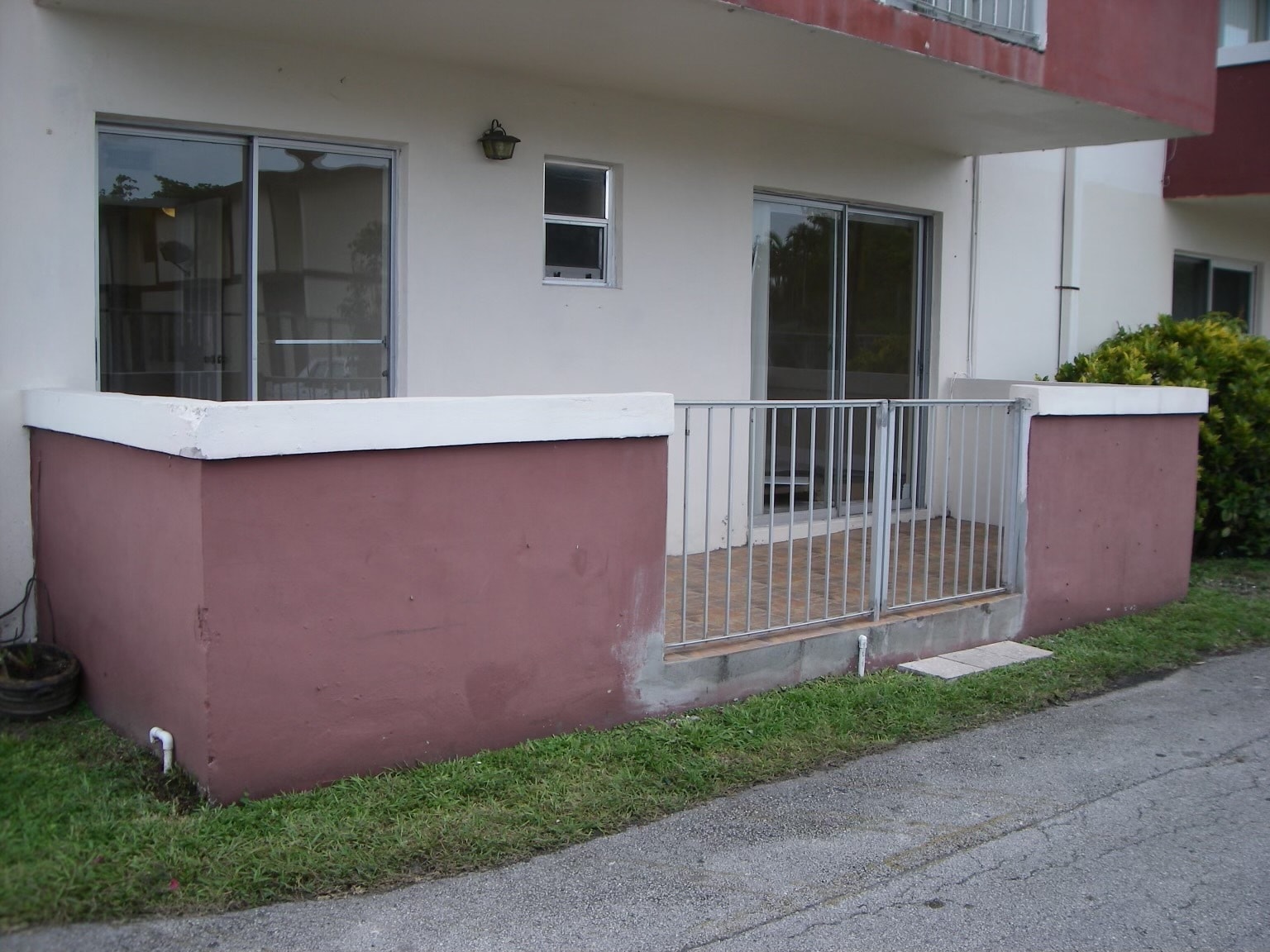 Building Photo - 685 Miller Dr