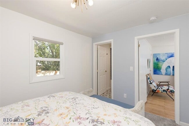 Building Photo - Charming One-Bedroom Gem Steps from Main Street Bozeman