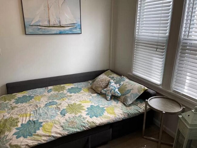 Building Photo - 31 N Weymouth Ave