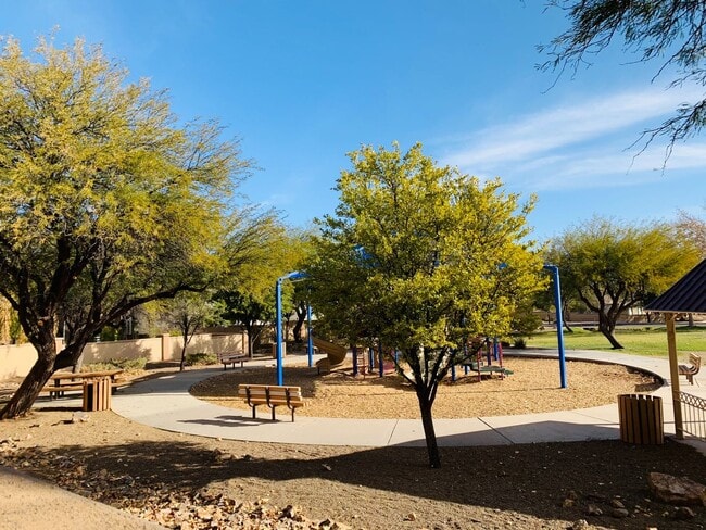 Building Photo - Beautiful Home In Rancho Sahuarita Located...