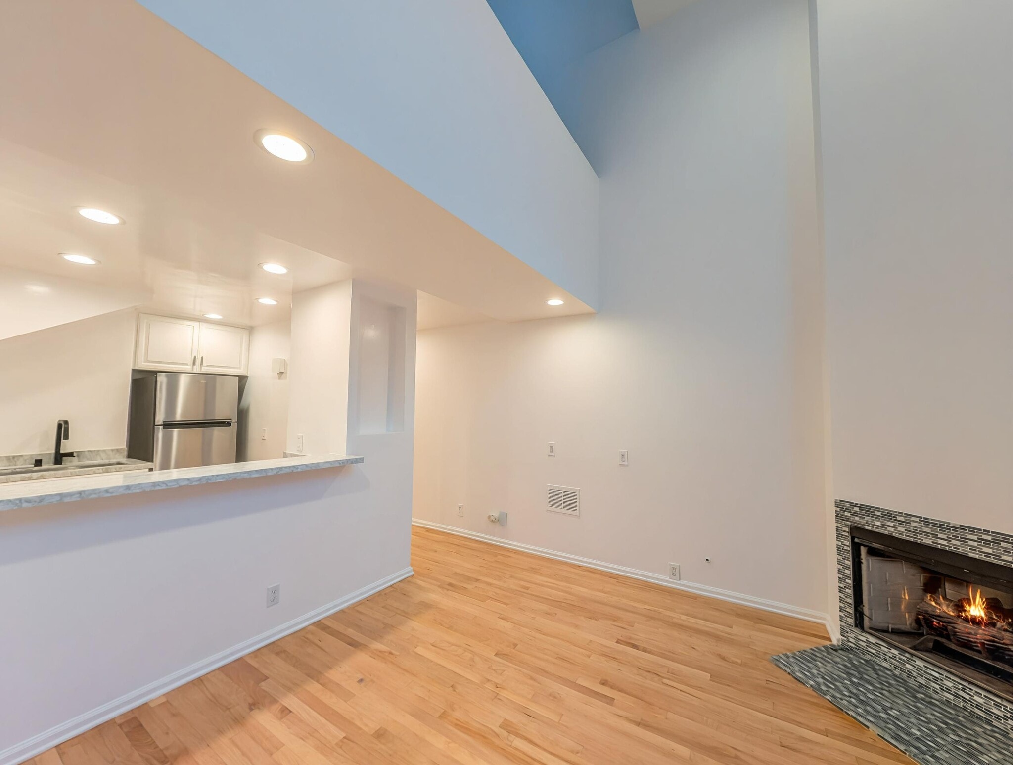 dining area with a fireplace - 14 Reef St