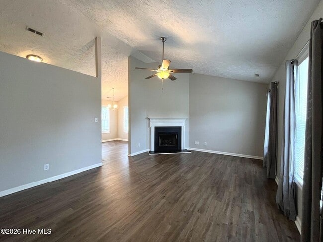 Building Photo - 477 Northwoods Dr