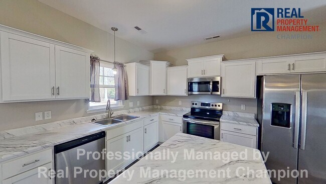 Building Photo - Spacious 3 BD/2.5 BA Home with Office Featuring Open Floorplan