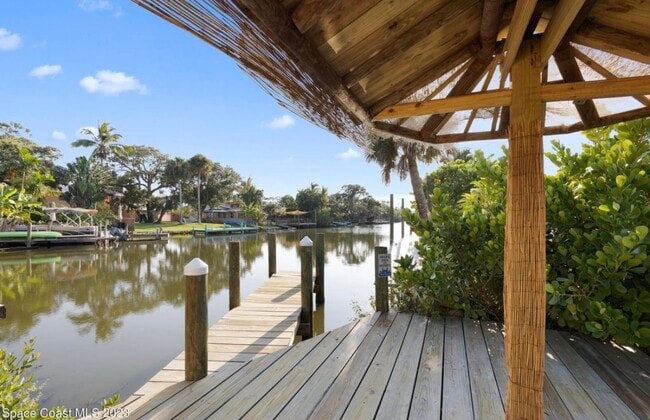 Building Photo - 415 N Shore Dr