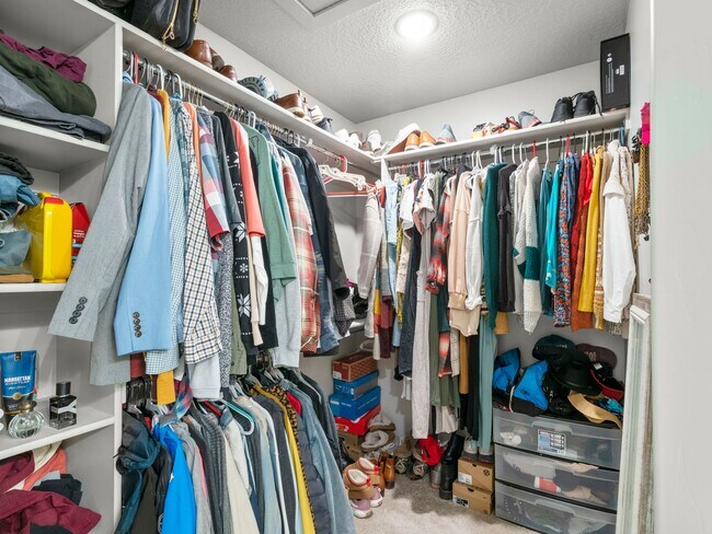 Building Photo - Private Basement Suite in Bright Co-Ed Townhome in Lehi Exchange!