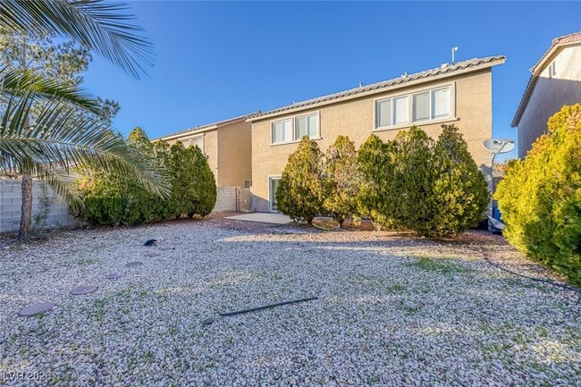 Building Photo - 621 Iron Stirrup Ave