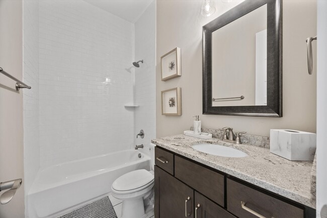 Building Photo - 107 Poydras St