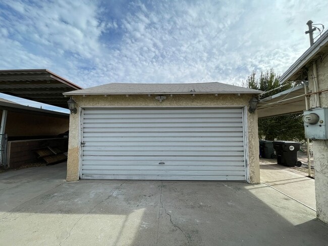 Building Photo - Cozy 1 Bed, 1 Bath Studio - ALL UTILITIES INCLUDED