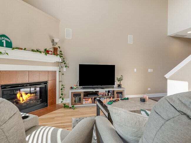 Building Photo - 15749 W Crobally Way