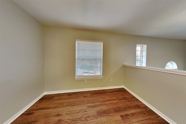 Building Photo - 6310 New Oak Ct