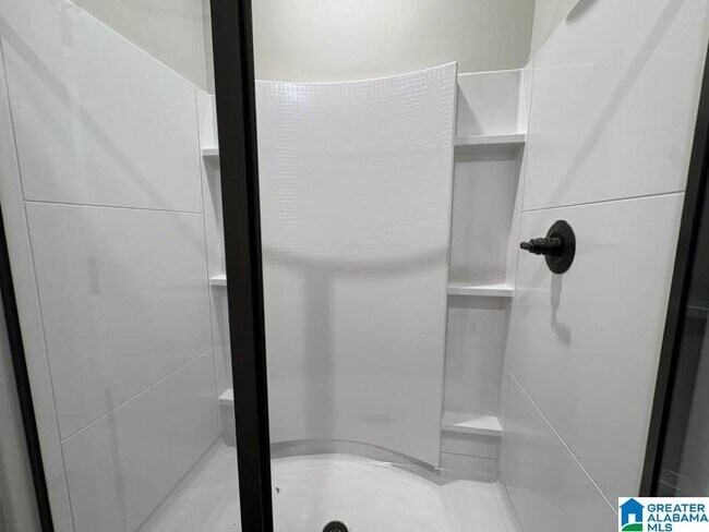 Building Photo - 4421 Lennox Pl
