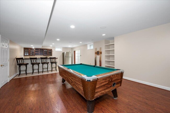 Building Photo - Short Term / Corporate Rental Available