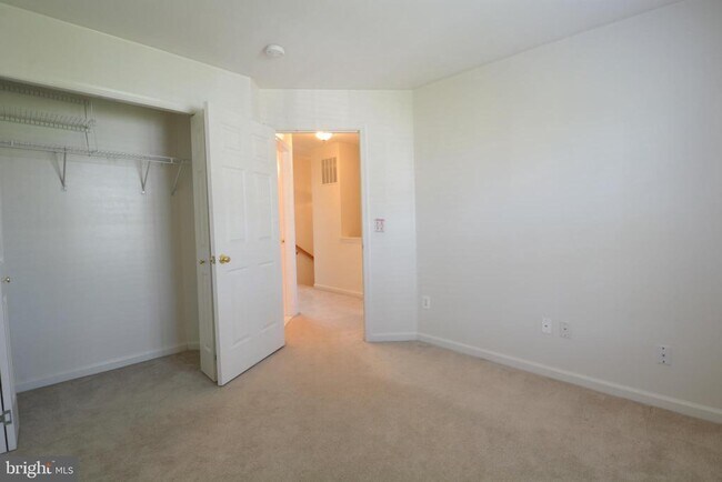 Building Photo - 5080 Grimm Dr