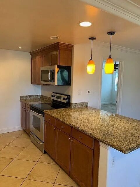 Building Photo - "Charming 2-Bed, 2-Bath Condo Retreat in San Marcos Oasis!"