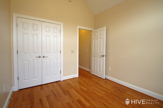 Building Photo - Peaceful One-Level Living with Mountain Views