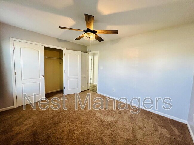 Building Photo - 641 Hogart St